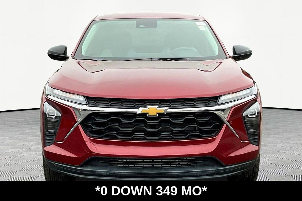 Used 2025 Chevrolet Trax LS image 2