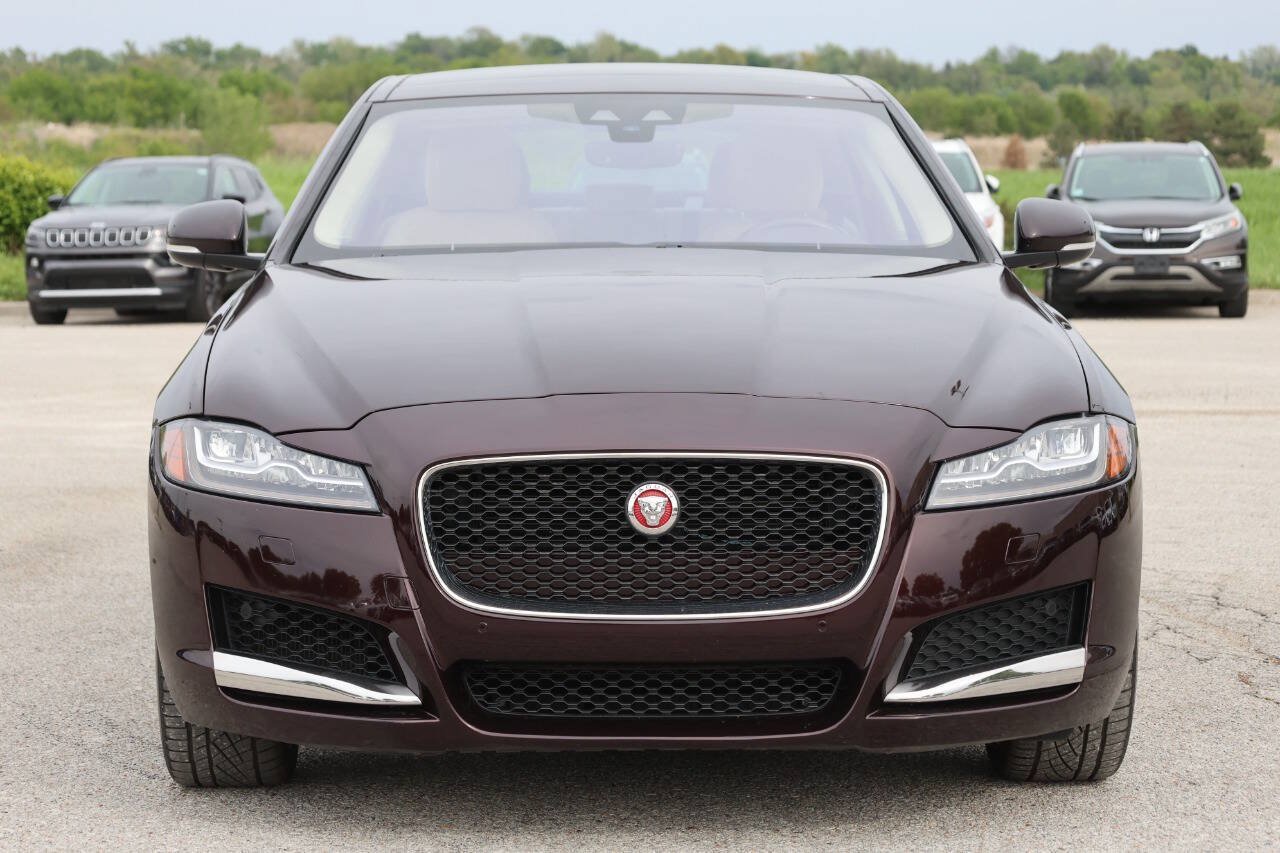 Used 2020 Jaguar XF Prestige AWD/4WD image 2