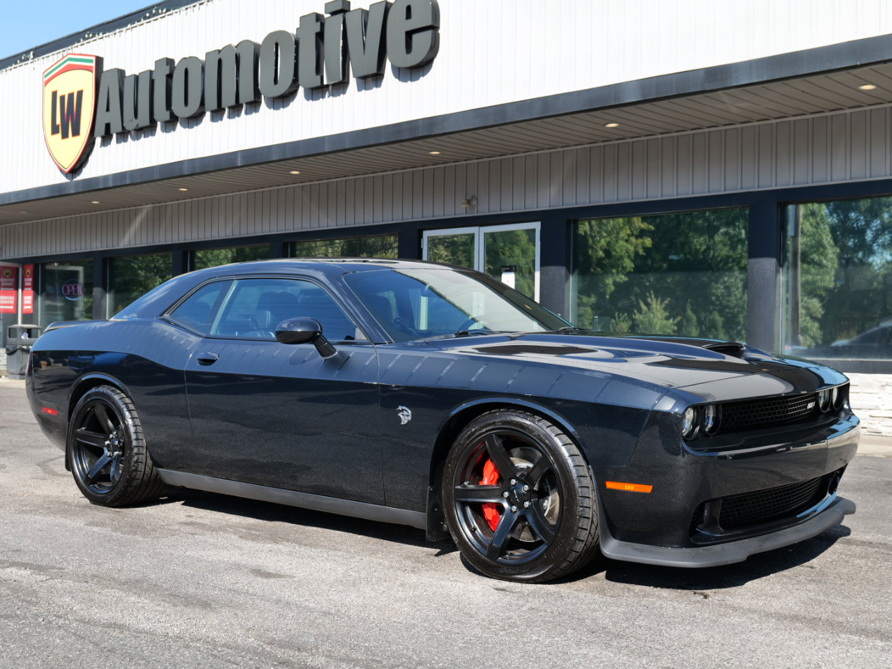 Used 2015 Dodge Challenger SRT Hellcat video 2
