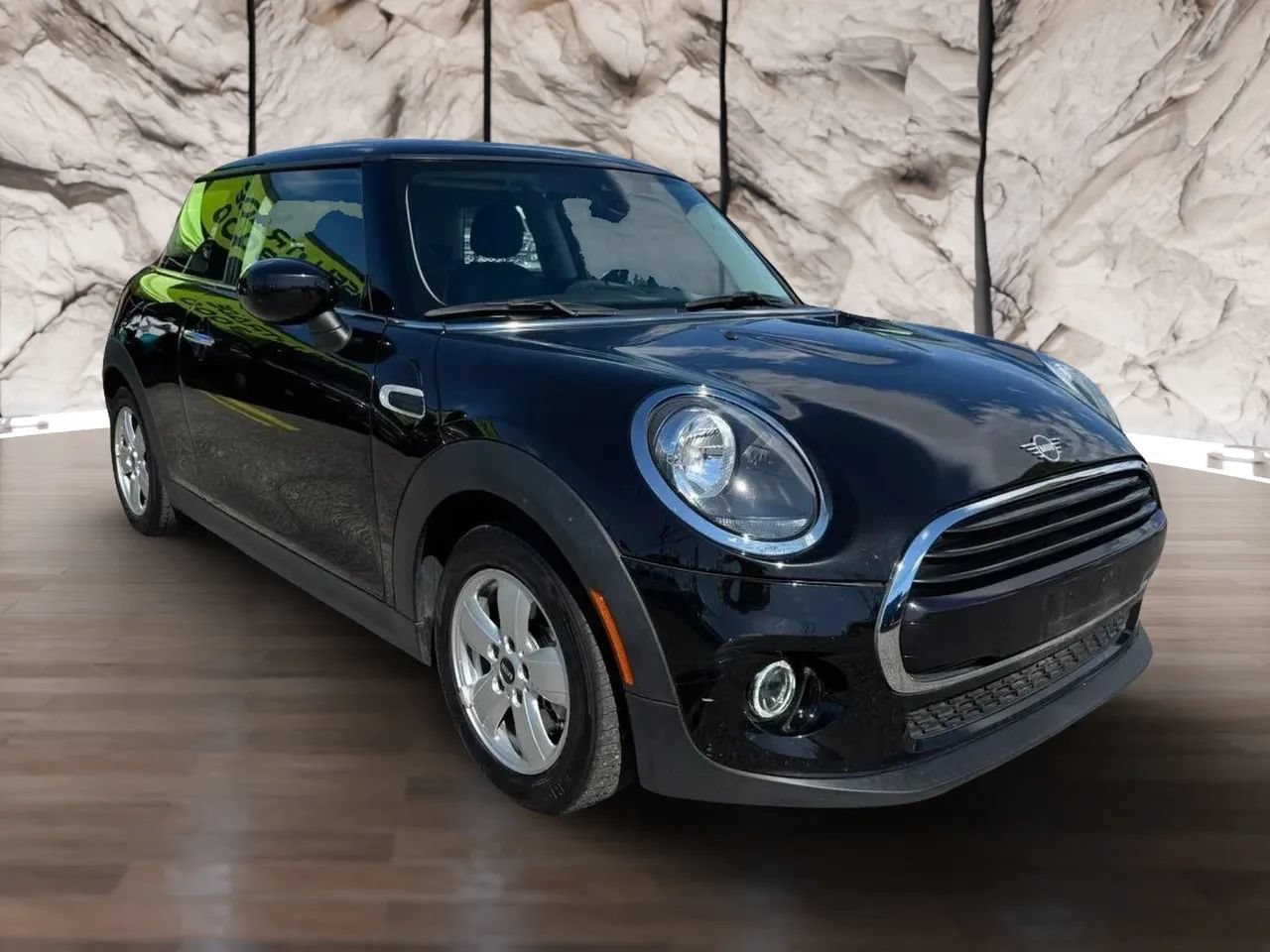 Used 2021 MINI Cooper 2-Door Hardtop FWD image 4