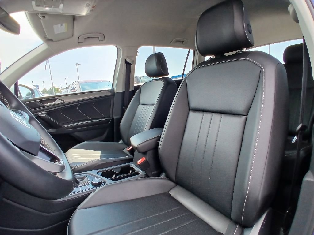 Used 2024 Volkswagen Tiguan SE image 15