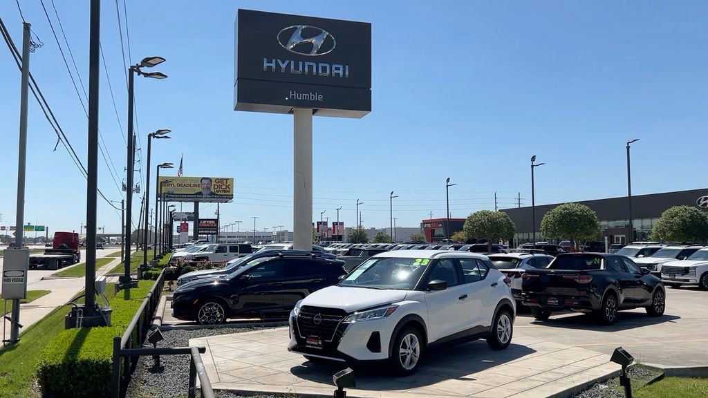 Used 2023 Nissan Kicks S image 40