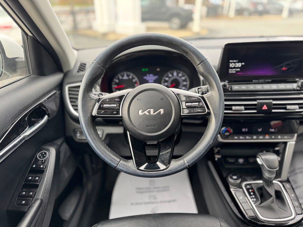Used 2023 Kia Seltos EX image 38