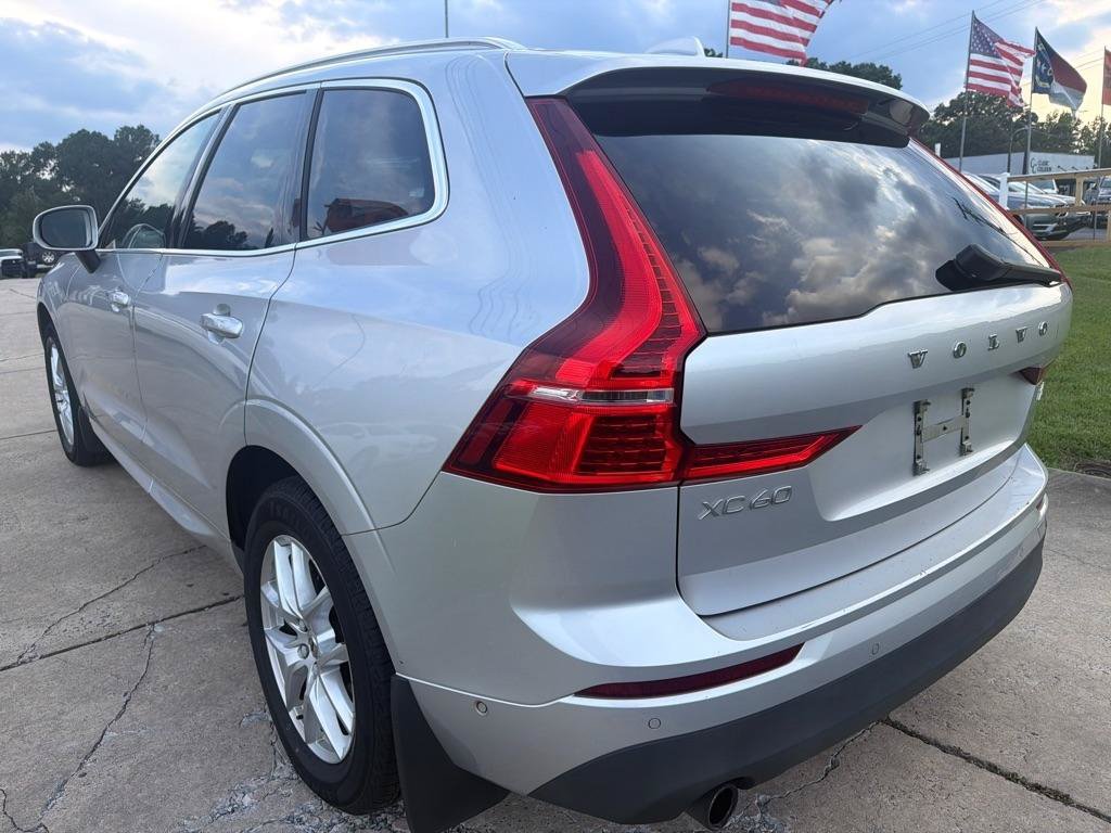 Used 2018 Volvo XC60 T5 Momentum w/ Vision Package AWD/4WD image 8