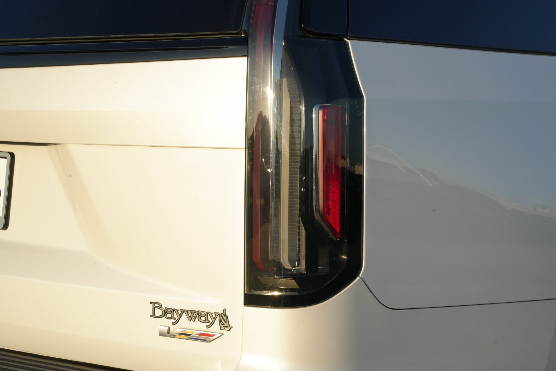 Certified 2023 Cadillac Escalade ESV V w/ LPO, ONYX Package AWD/4WD image 18