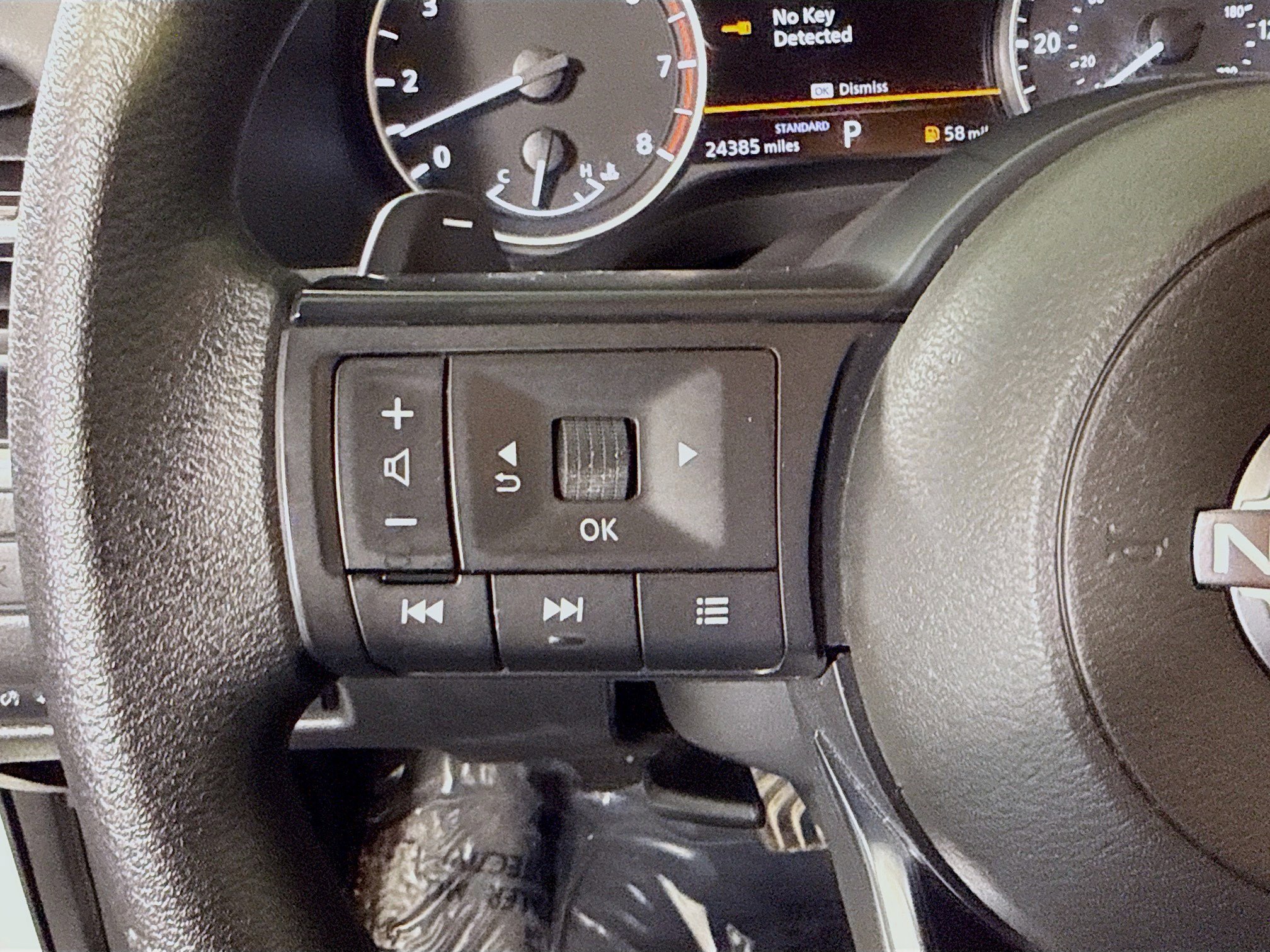 Used 2023 Nissan Rogue S FWD image 14