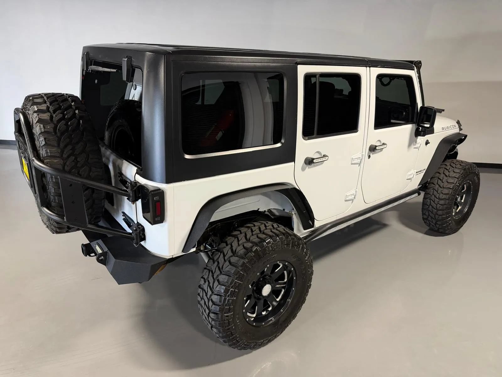 Used 2015 Jeep Wrangler Unlimited Rubicon w/ Connectivity Group AWD/4WD image 38