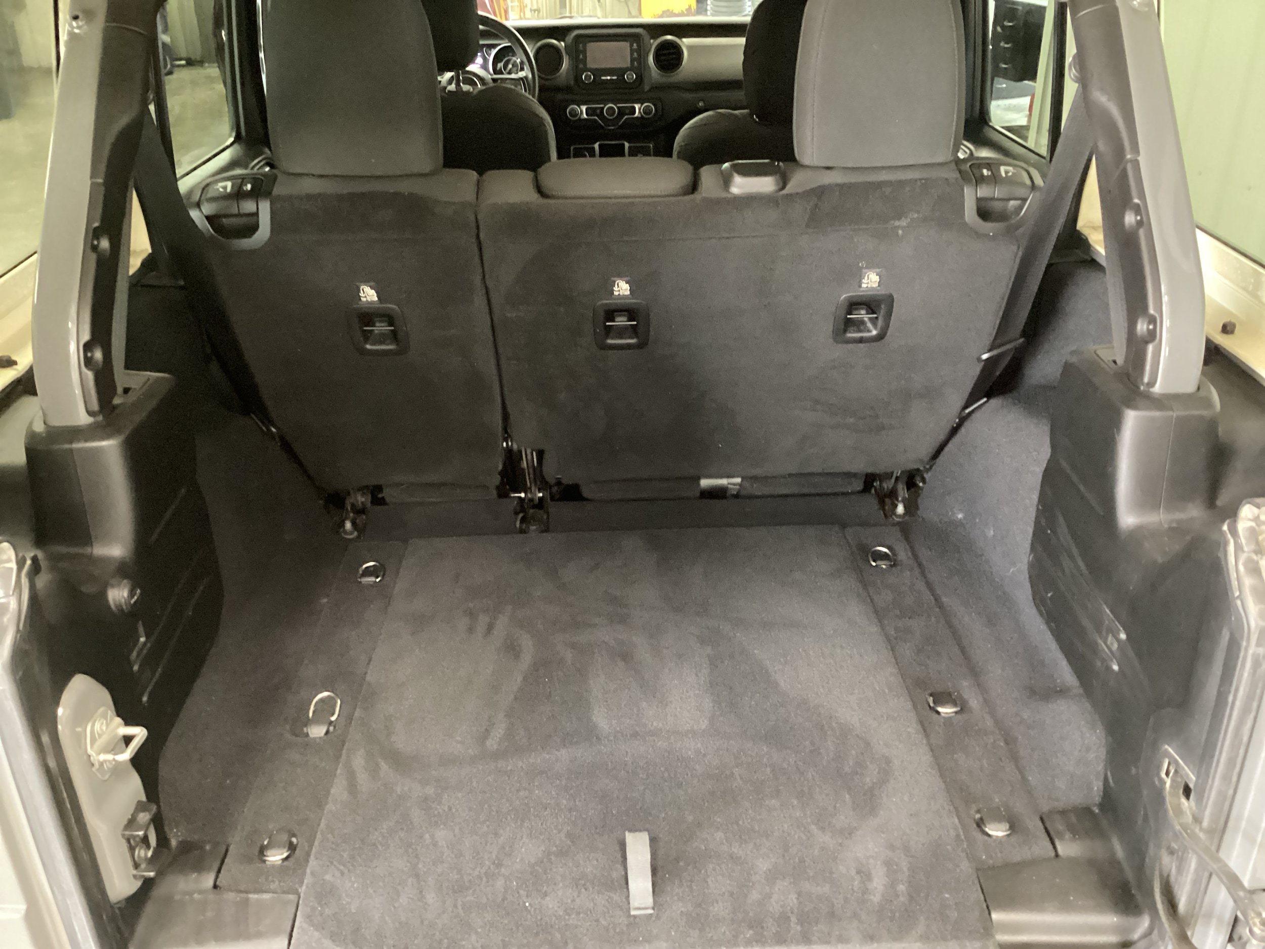 Used 2018 Jeep Wrangler Unlimited Sport AWD/4WD image 5