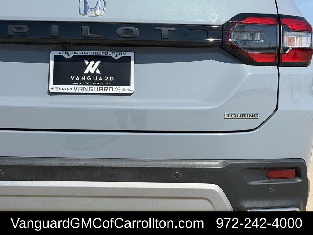 Used 2025 Honda Pilot Touring image 8