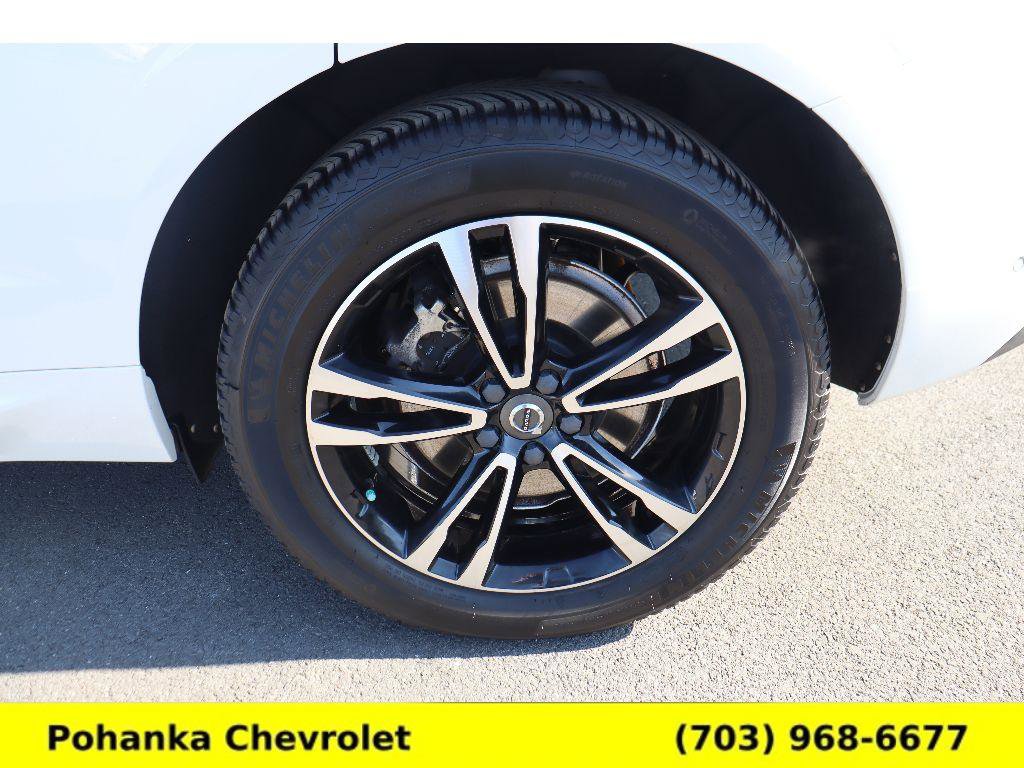 Used 2019 Volvo XC60 T6 Momentum w/ Advanced Package image 26