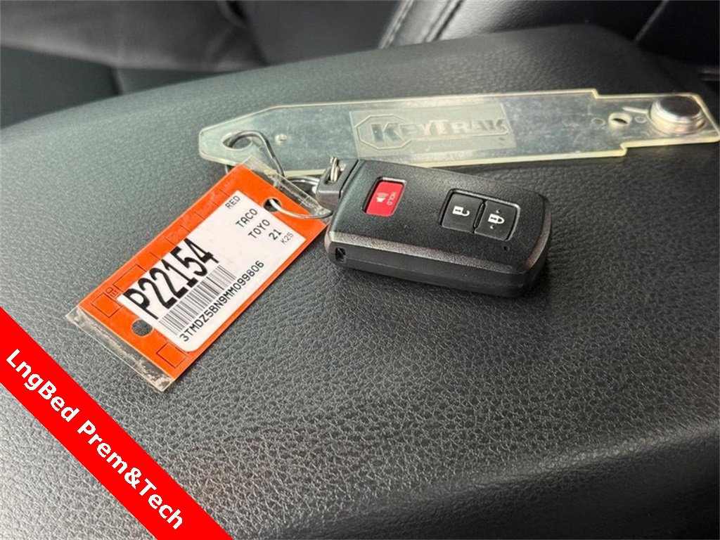 Used 2021 Toyota Tacoma TRD Off-Road w/ TRD Premium Off Road Package image 31