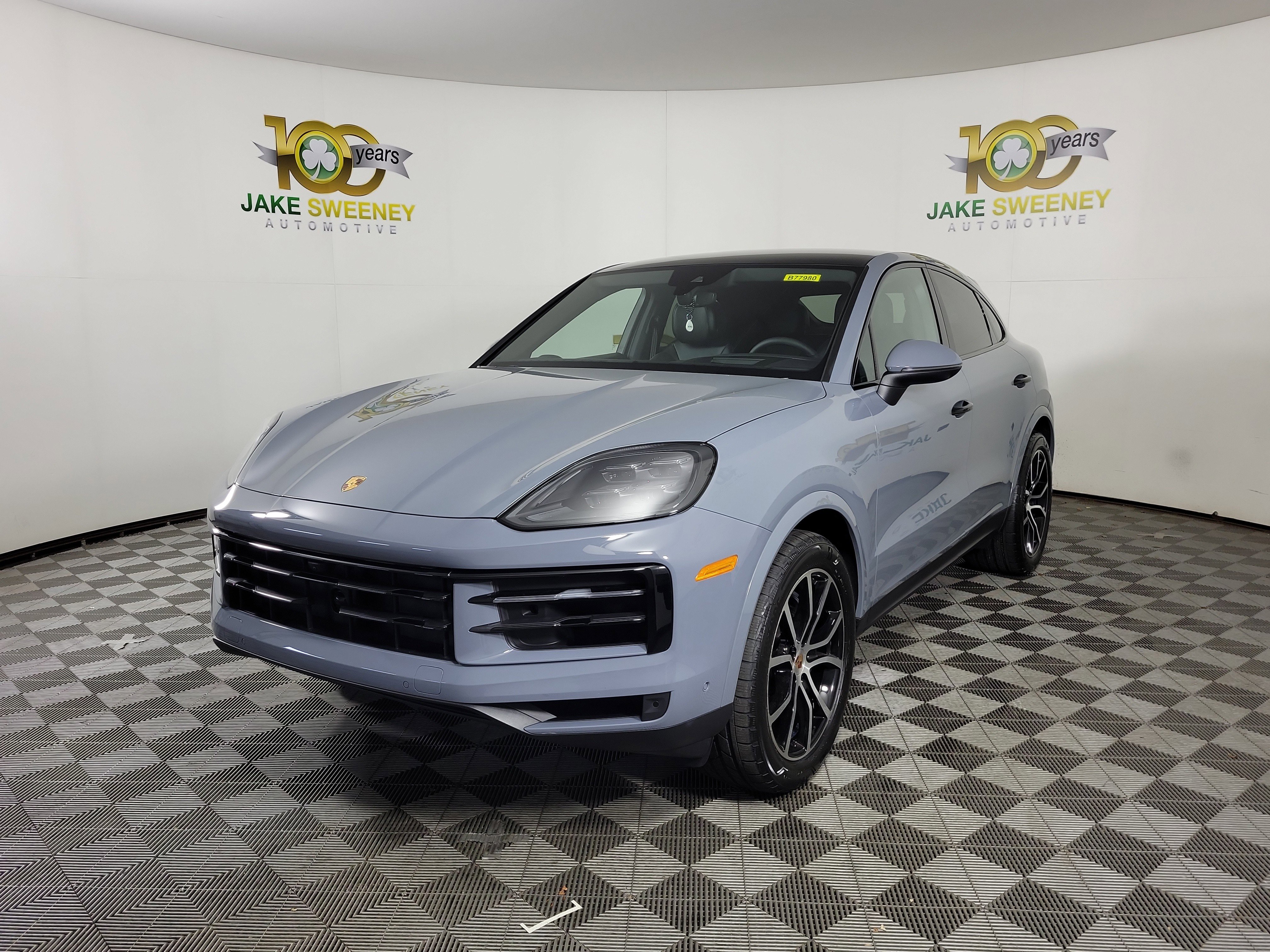 Used 2025 Porsche Cayenne Coupe AWD/4WD image 3