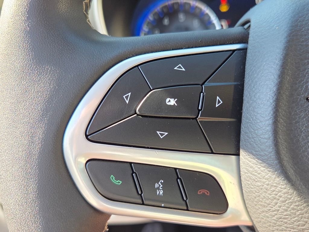 Used 2022 Chrysler Pacifica Touring-L image 24