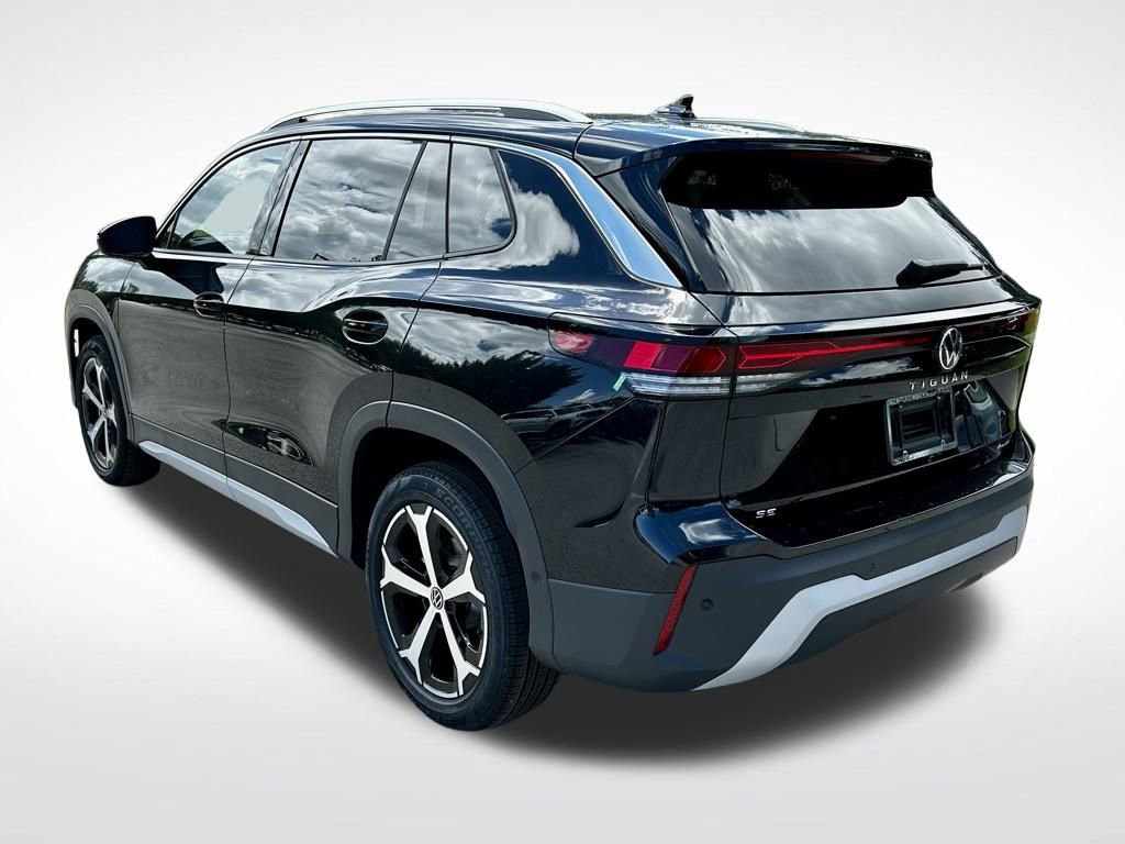 New 2025 Volkswagen Tiguan SE image 4