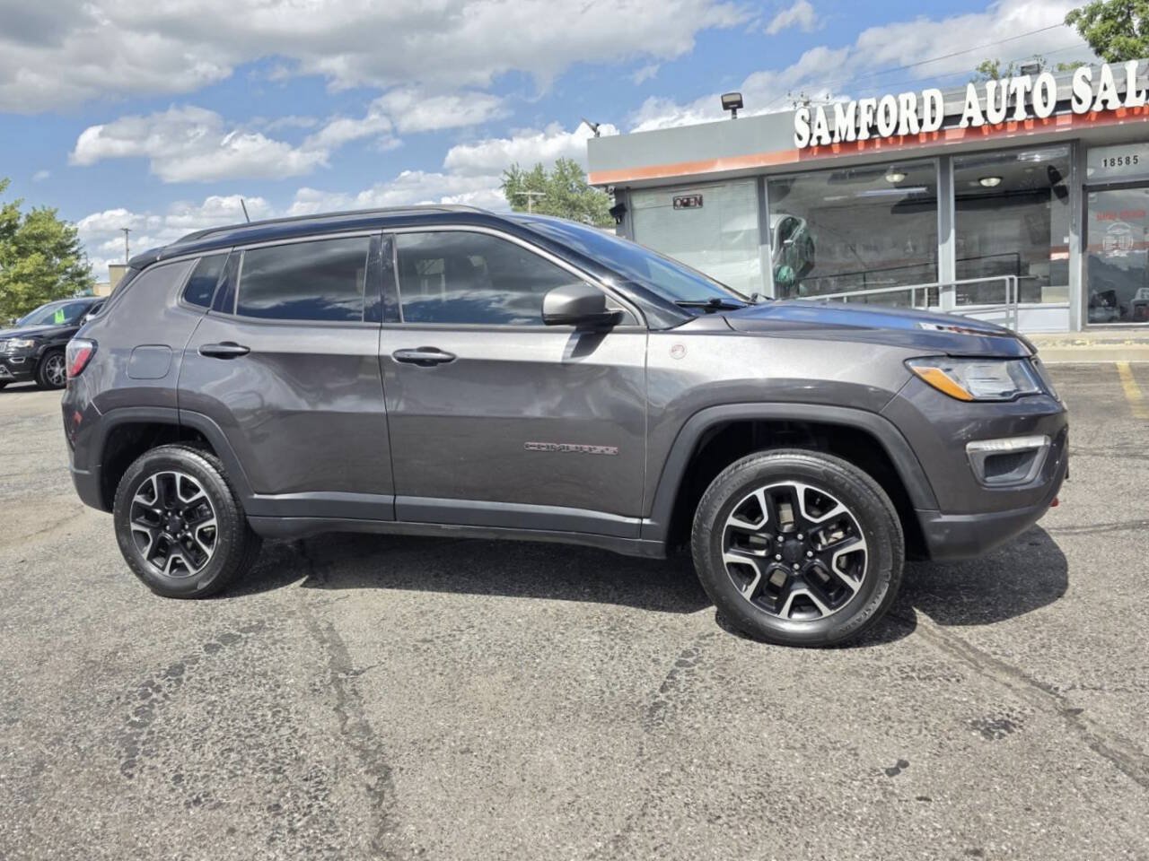 Used 2019 Jeep Compass Trailhawk w/ Leather Interior Group AWD/4WD image 8