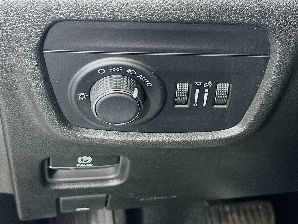 Certified 2024 Jeep Grand Cherokee Altitude AWD/4WD image 18