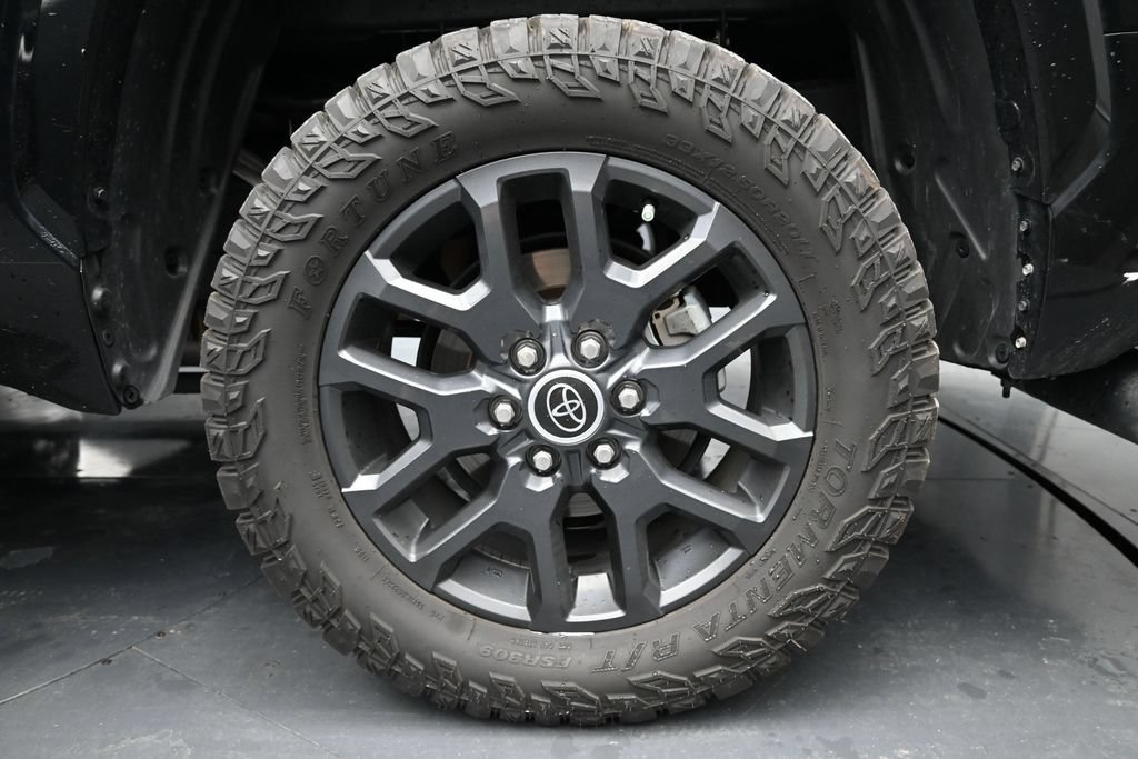 Used 2023 Toyota Tundra Platinum AWD/4WD image 23
