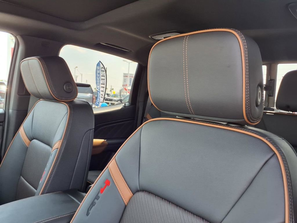 Used 2026 GMC Canyon AT4 w/ Technology Plus Package image 17