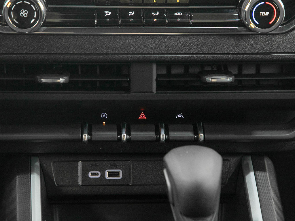Used 2023 Chevrolet Colorado Trail Boss w/ Technology Package AWD/4WD image 20