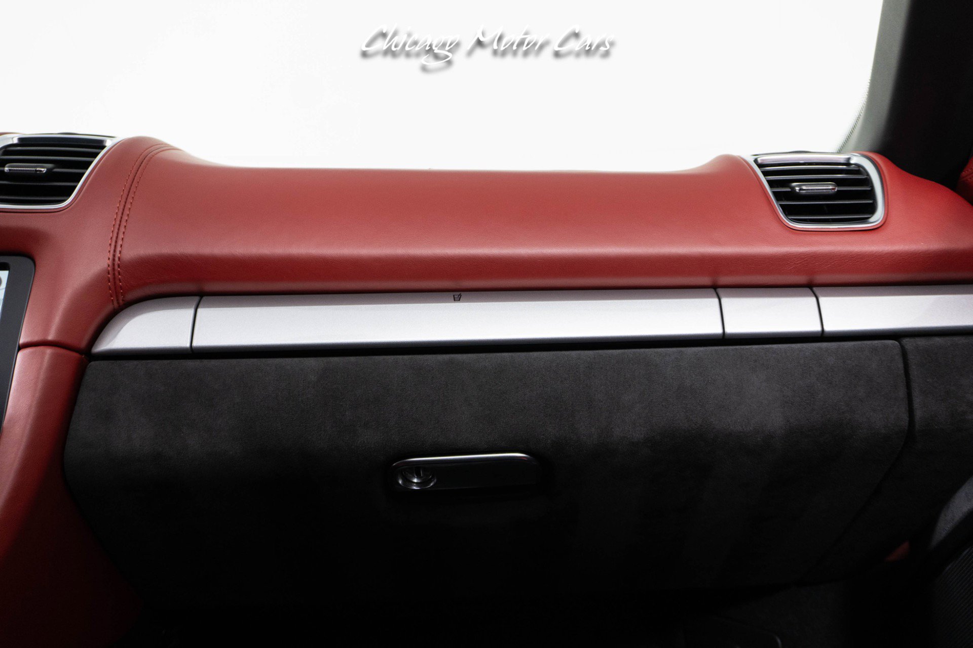 Used 2016 Porsche Boxster Spyder image 28