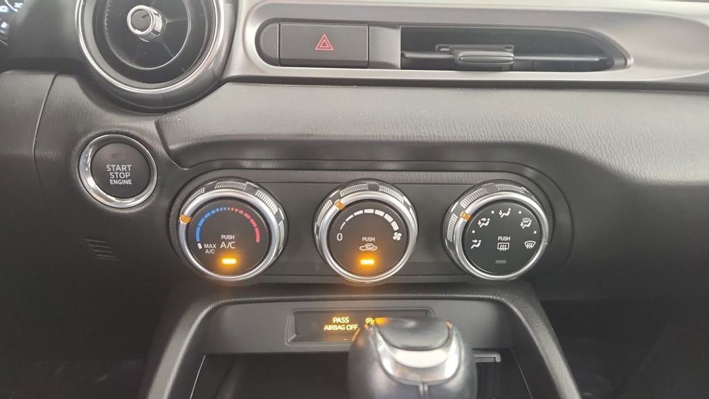 Used 2018 FIAT 124 Spider Classica RWD image 17