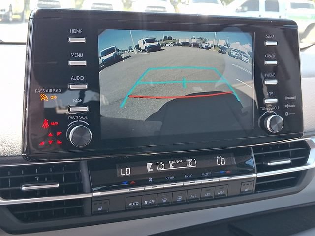 Used 2024 Toyota Sienna XLE FWD image 18