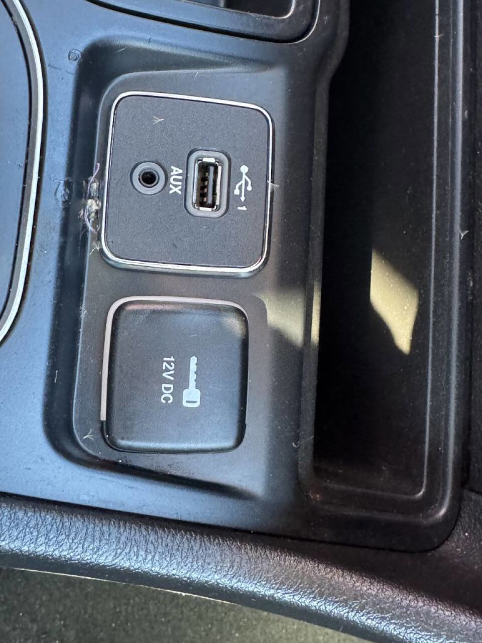 Used 2019 Jeep Cherokee Latitude w/ Popular Appearance Group image 20