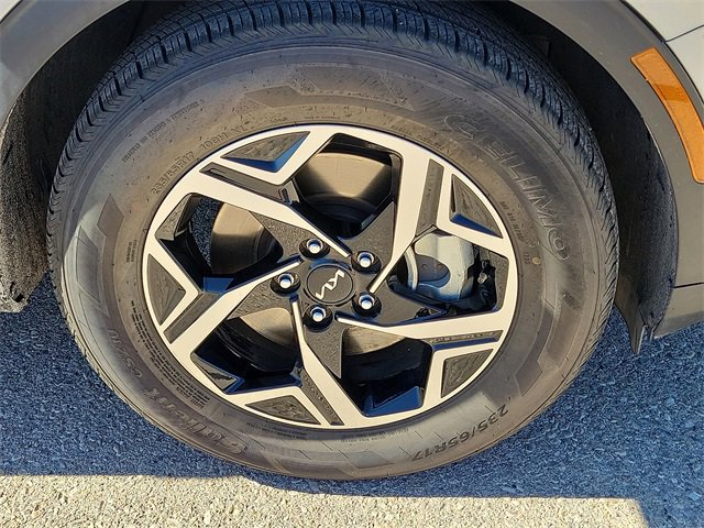 Used 2024 Kia Sportage LX image 7