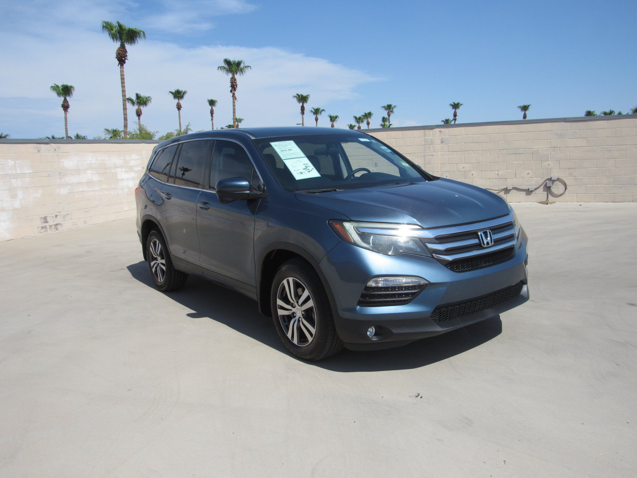 Used 2017 Honda Pilot EX image 2