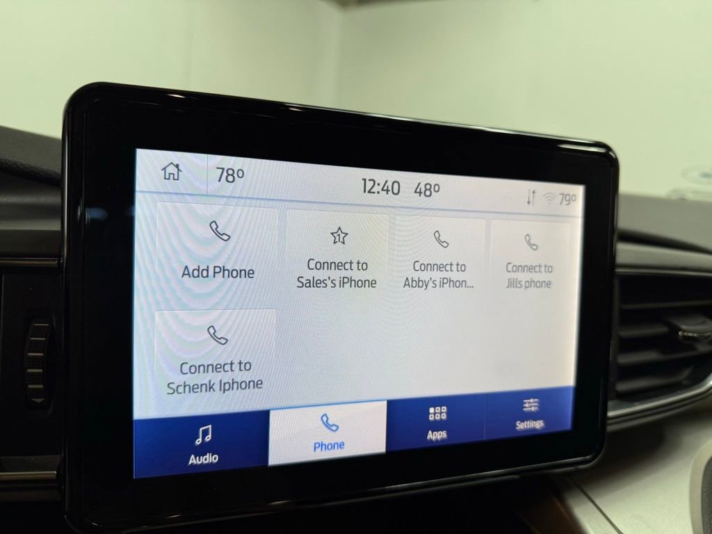 Certified 2022 Ford Explorer XLT w/ Equipment Group 202A image 4