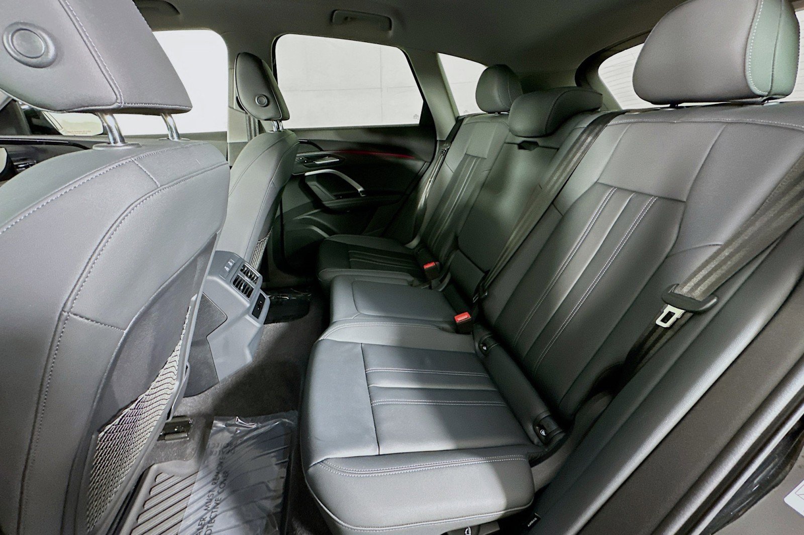 Used 2025 Audi Q5 Premium w/ Convenience Package image 9