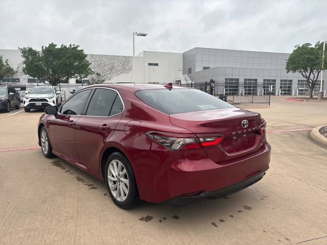 Used 2022 Toyota Camry LE image 7