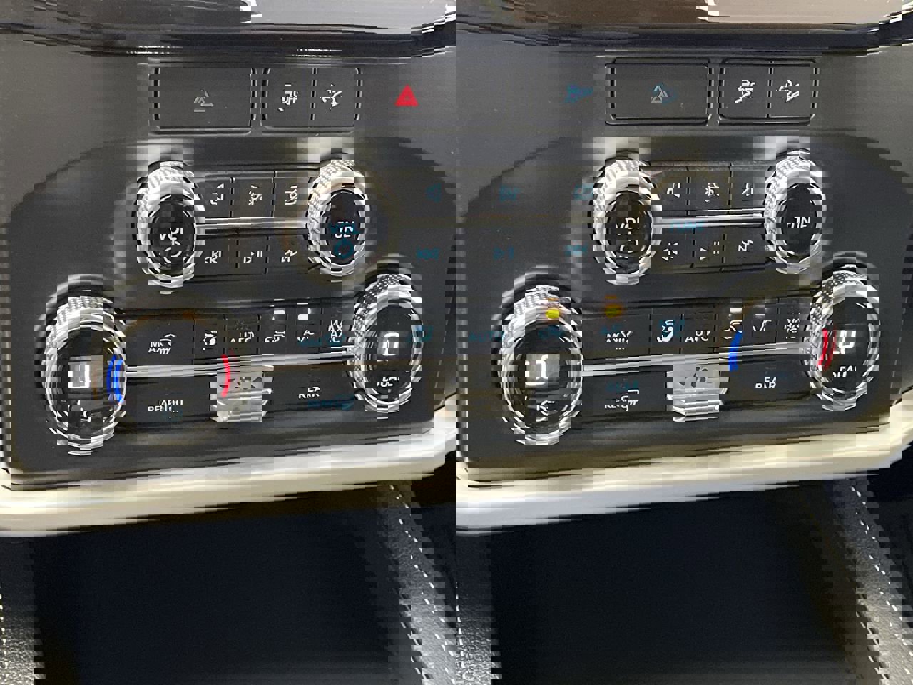 Used 2022 Ford Expedition XLT image 23