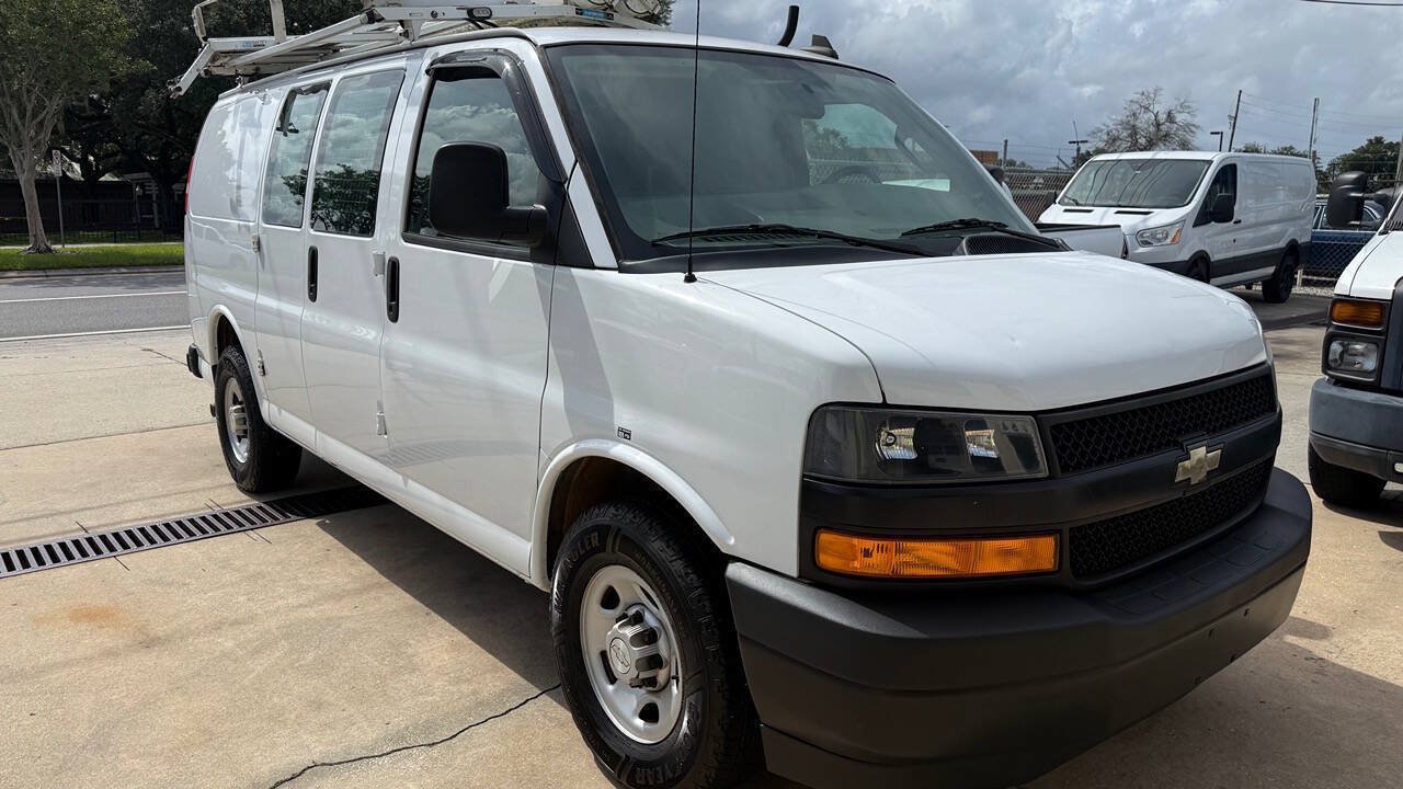 Used 2018 Chevrolet Express 2500 w/ Driver Convenience Package RWD image 8