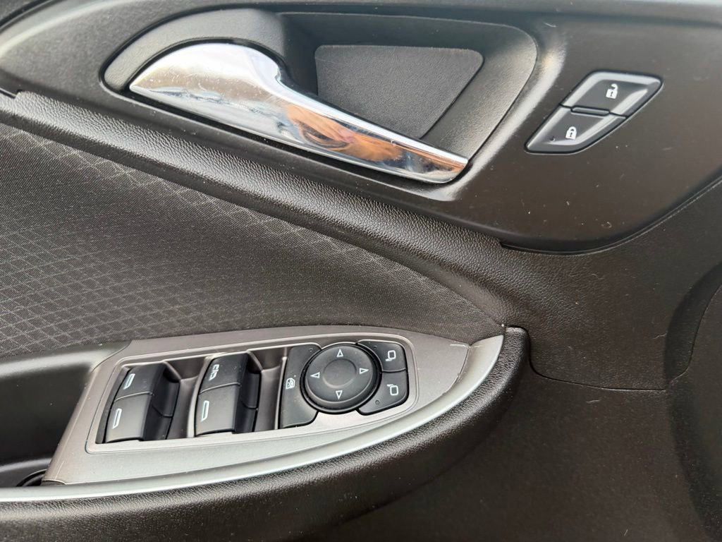 Used 2024 Chevrolet Malibu LT image 9