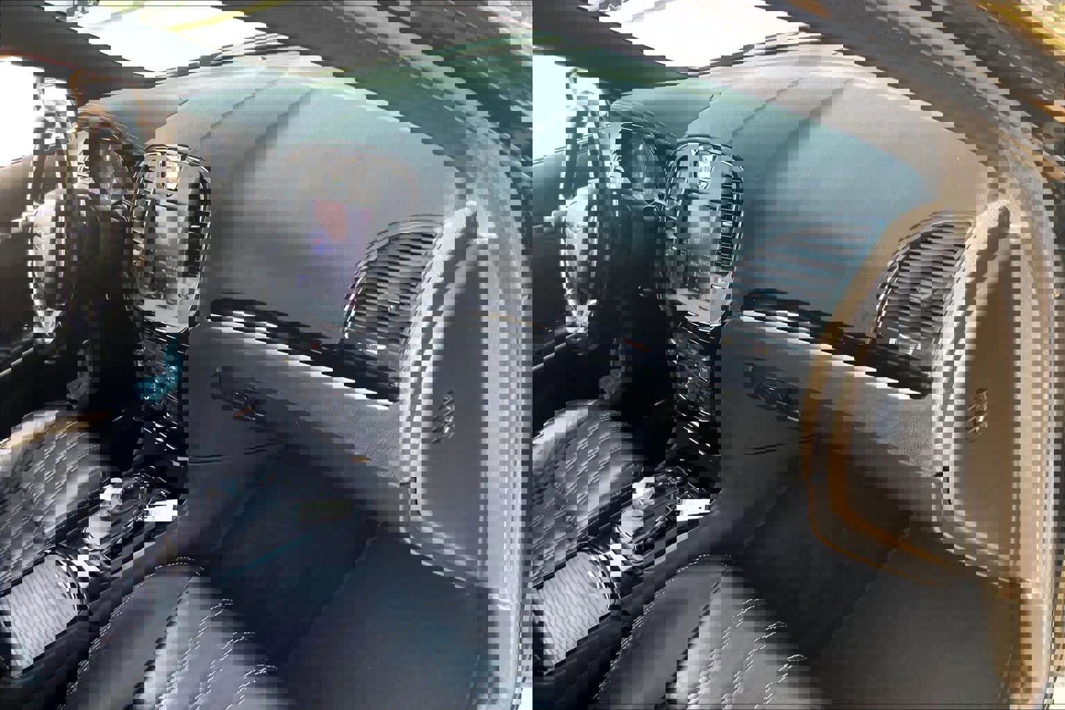 Used 2020 Chrysler 300 S image 18