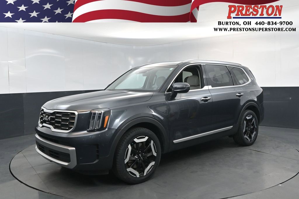 Used 2023 Kia Telluride S w/ S Sunroof Package
