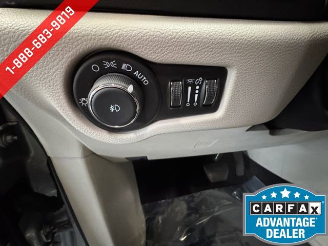 Used 2024 Chrysler Pacifica Touring-L FWD image 23