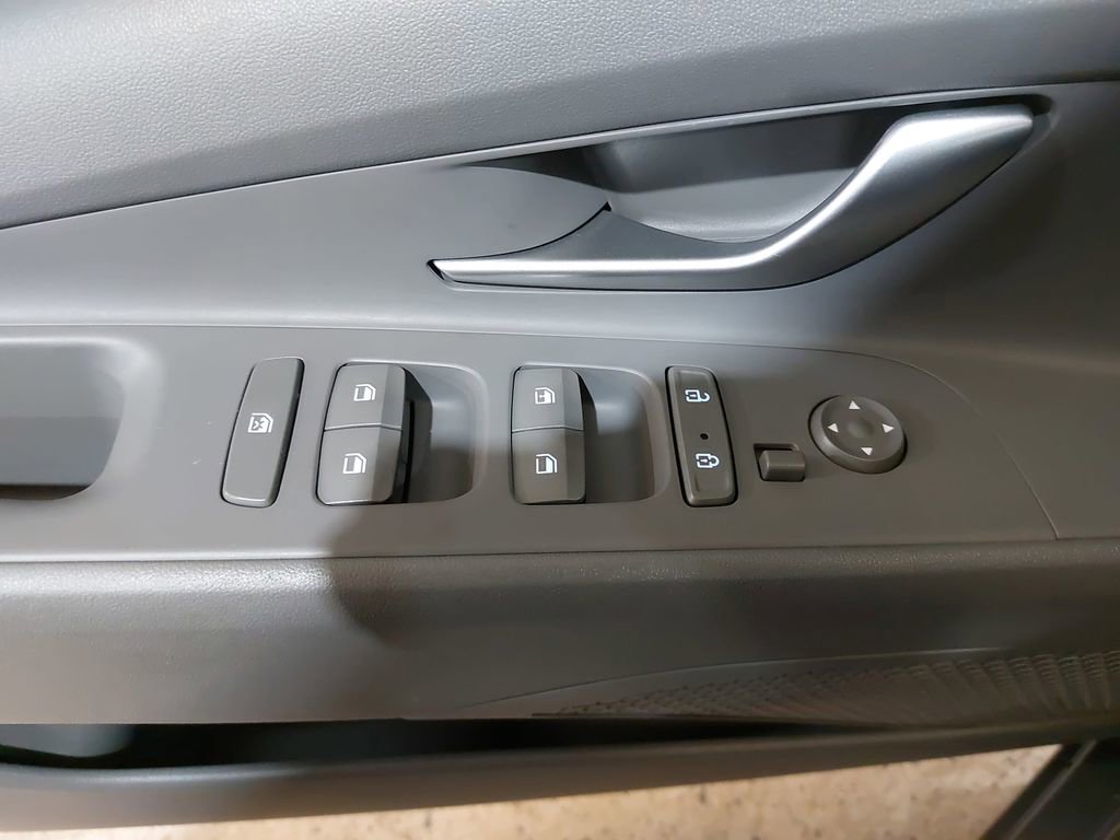 Used 2023 Hyundai Elantra SE FWD image 29