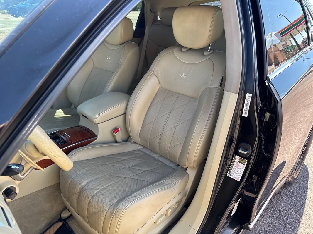 Used 2009 INFINITI FX35 AWD w/ Technology Pkg image 12
