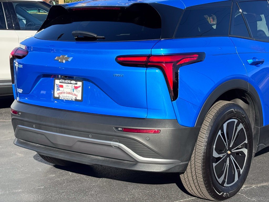 Used 2025 Chevrolet Blazer EV LT AWD/4WD image 38