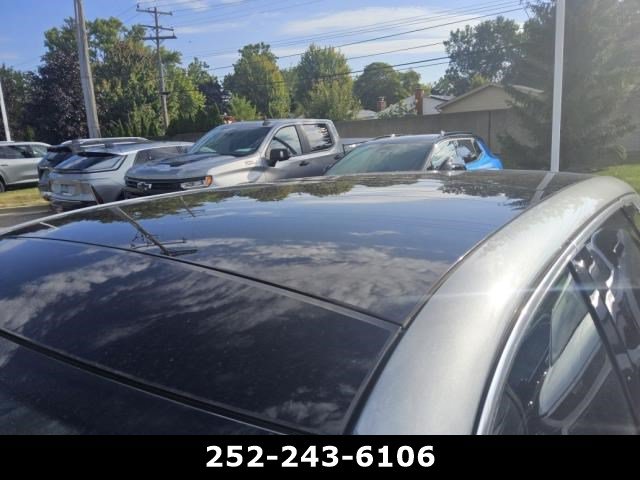 Used 2026 Cadillac Lyriq Signature Luxury AWD/4WD image 8