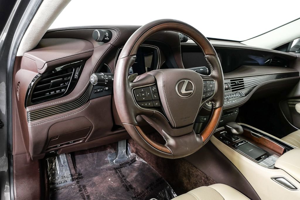 Used 2020 Lexus LS 500 AWD w/ Interior Upgrade Package image 4