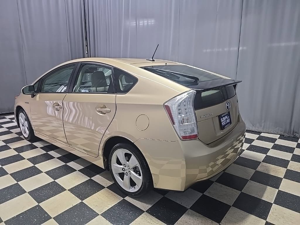 Used 2011 Toyota Prius Five w/ Navigation Pkg FWD image 3