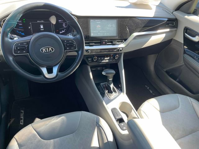 Used 2021 Kia Niro Touring image 2