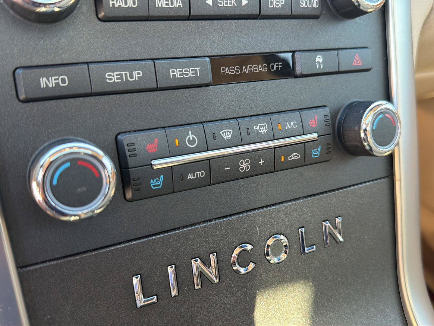 Used 2010 Lincoln MKS FWD image 30