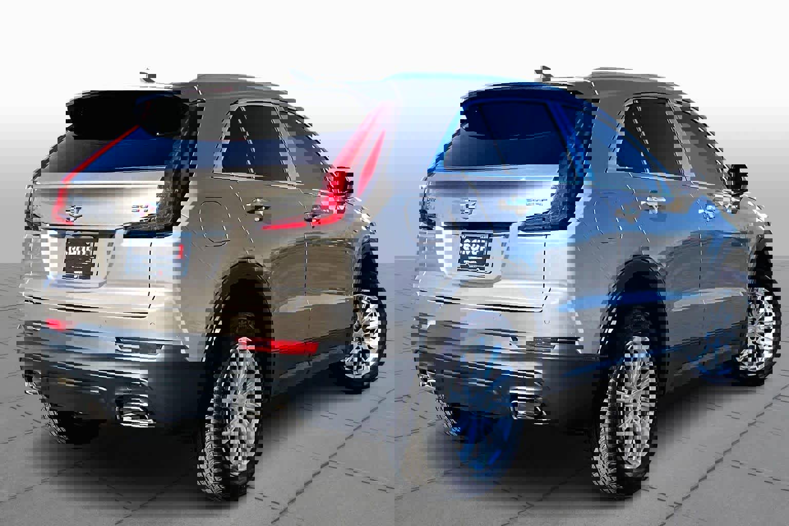 Used 2023 Cadillac XT4 Luxury w/ Cold Weather Package image 13