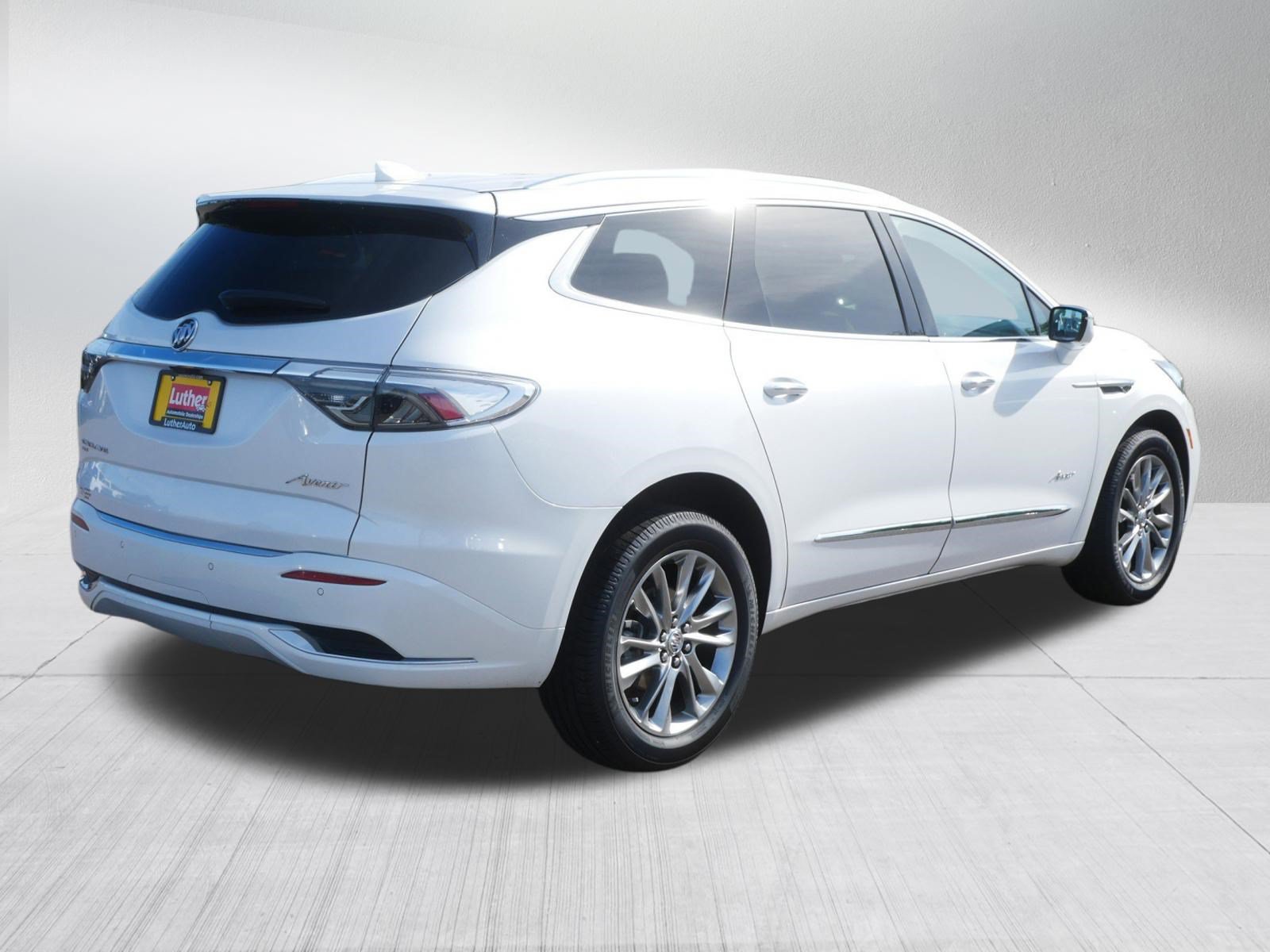 Used 2023 Buick Enclave Avenir w/ Avenir Technology Package AWD/4WD image 7