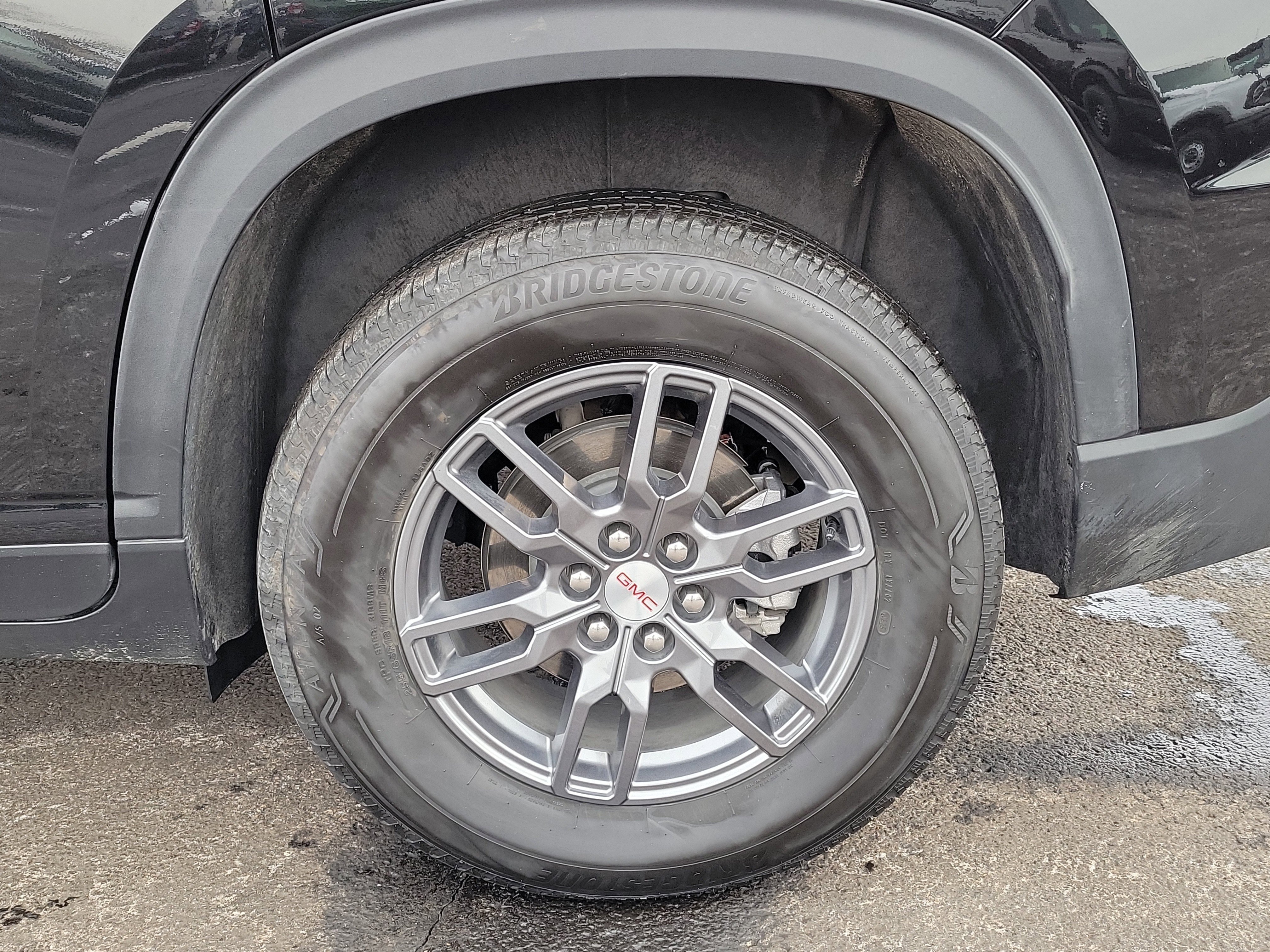 Used 2025 GMC Acadia Elevation image 5