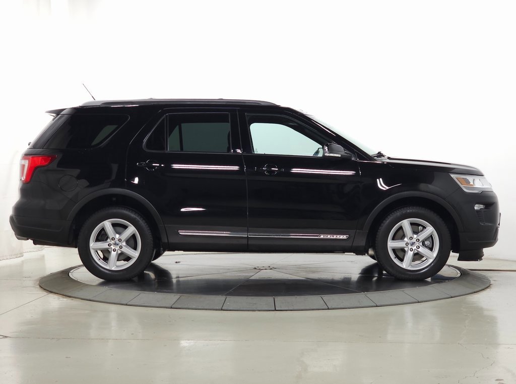 Used 2018 Ford Explorer XLT w/ Equipment Group 202A image 11